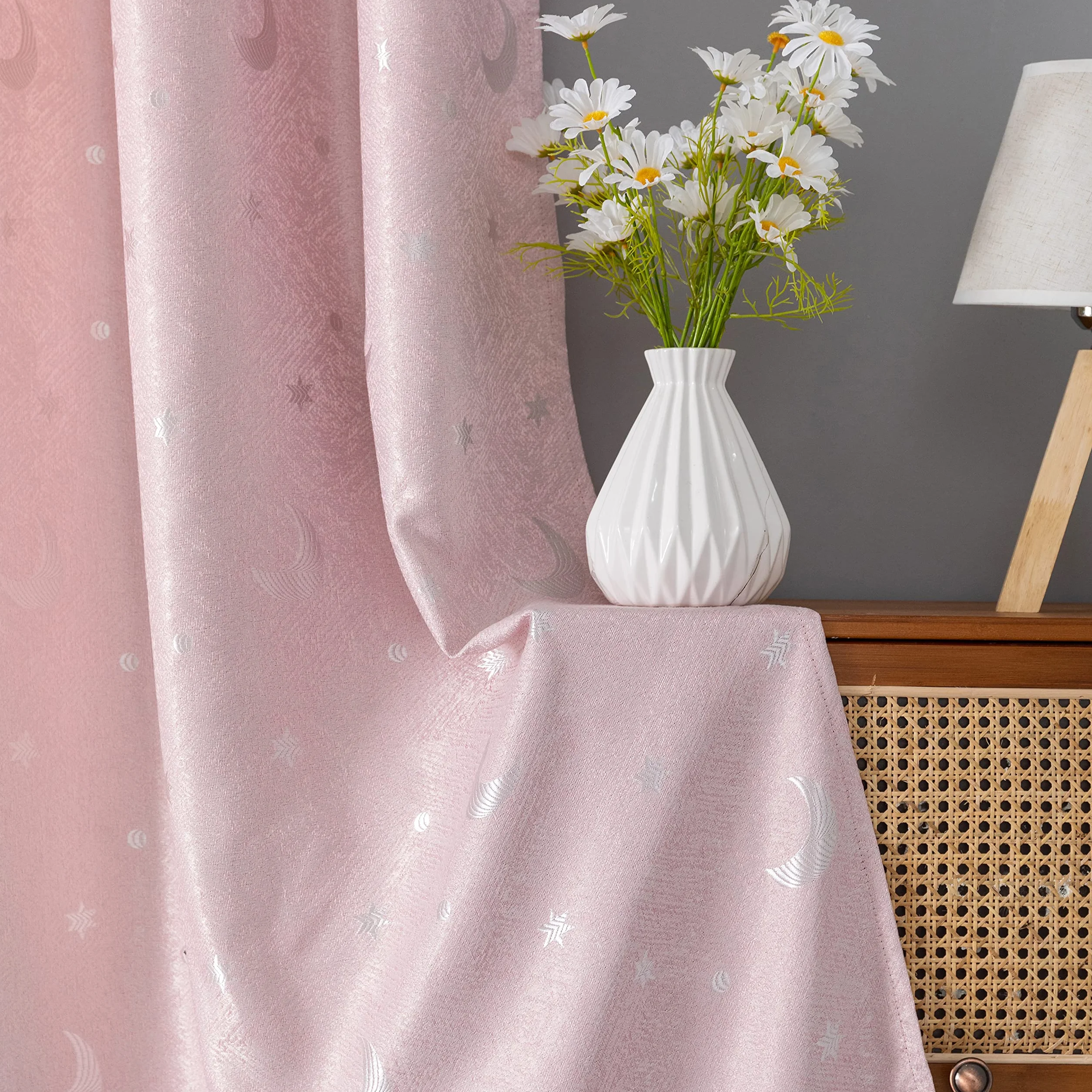 GIRASOLE HOME® Tende Jacquard Semi Oscuranti Fantasia Luna e Stelle Tenda Morbida Termica Isolante 2 Pannelli con Occhielli Rosa Stelle 140x275cm