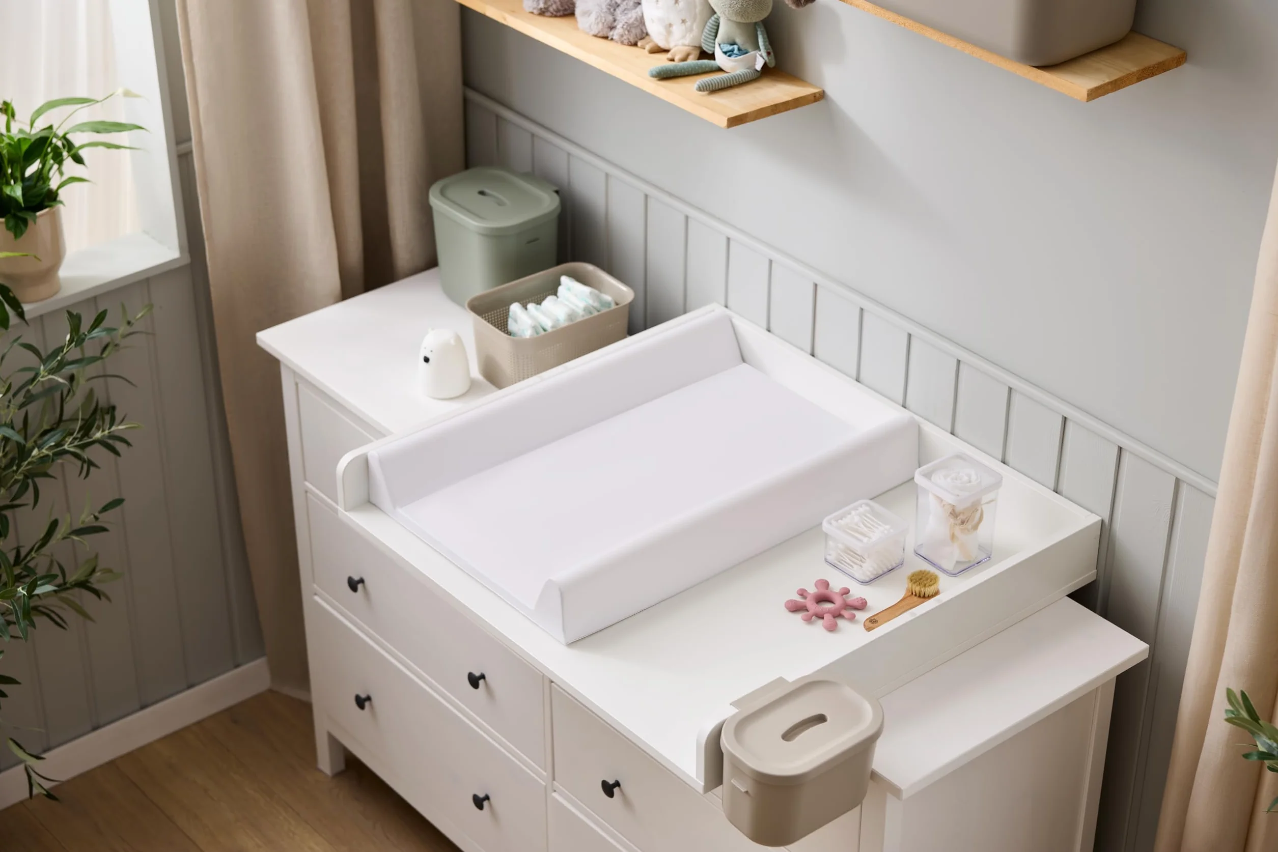 Rotho Babydesign Materassino fasciatoio con bordo rialzato 70x50x10cm Bianco