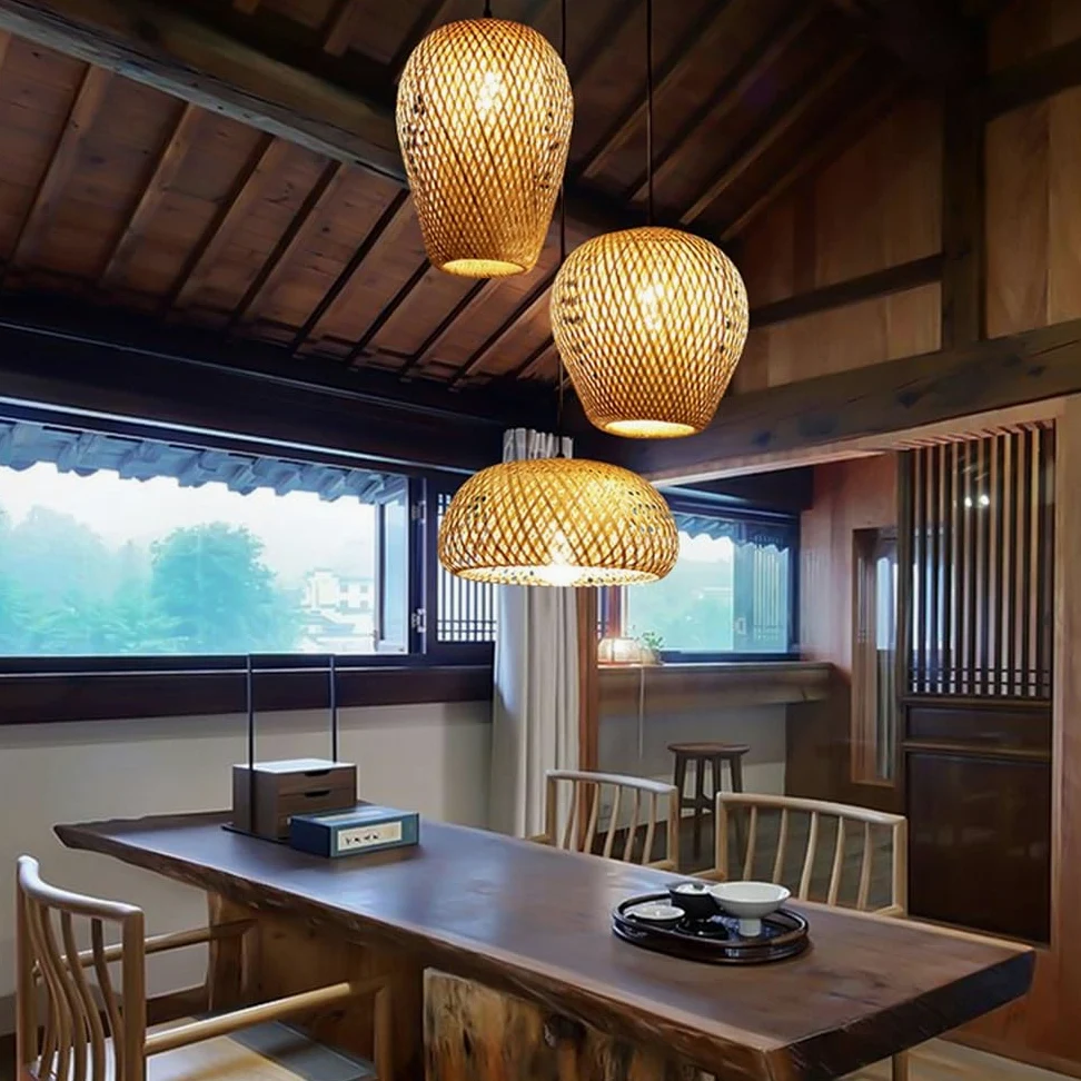 JOJOM Retro Bamboo Pendant Light E27 Lanterna di bambù naturale Rattan intrecciato a mano Tre pezzi Altezza regolabile Luce appesa Lampadario a soffitto per sala da pranzo Camera da letto Bar Illumina