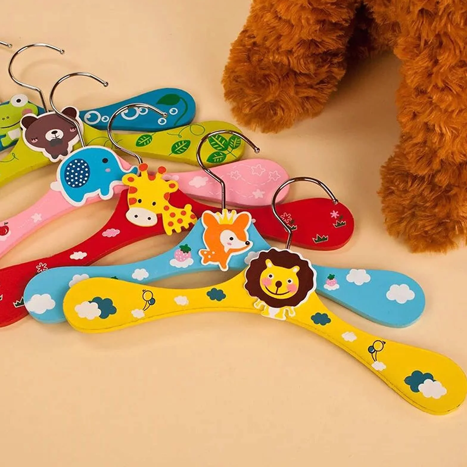 Appendiabiti in legno per bambini multicolore con motivo animale antiscivolo 28x16 cm 6 pezzi