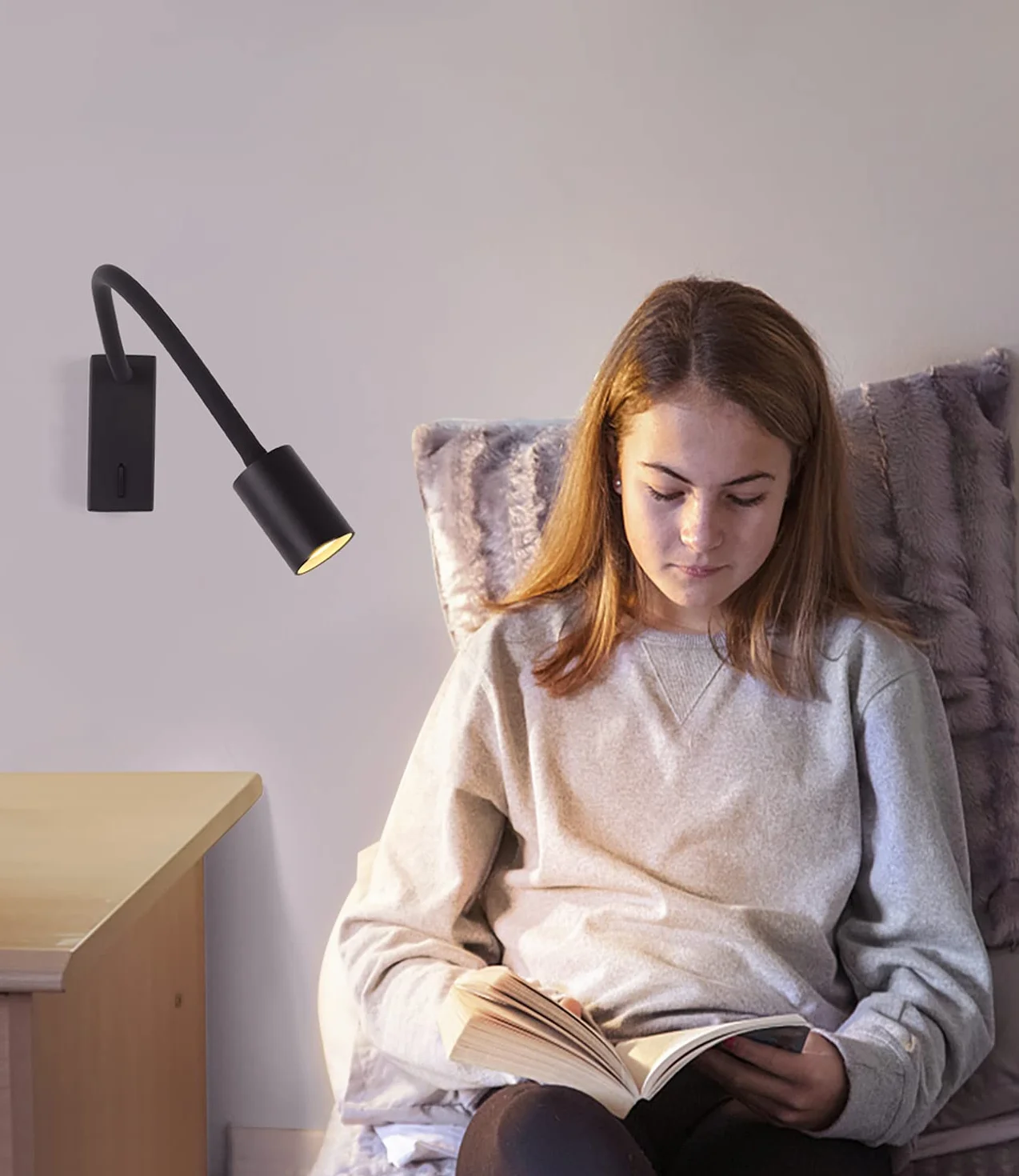 DAWALIGHT Applique da Parete per Lettura 5W LED Luce di Lettura a Collo di Cigno 3000K Bianco caldo Applique da Comodino a Parete per la notte per la Notte Soggiorno Studio, Alluminio, Nero