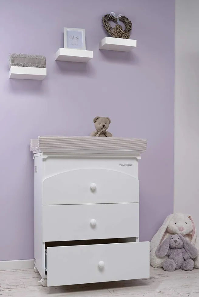 Foppapedretti Bagnetto Fasciatoio IlBagnetto, Legno, 3 Cassetti, Piano Ribaltabile, Vaschetta Anatomica Estraibile, 4 ruote, Materassino Incluso, 89x46x69 cm, Bianco