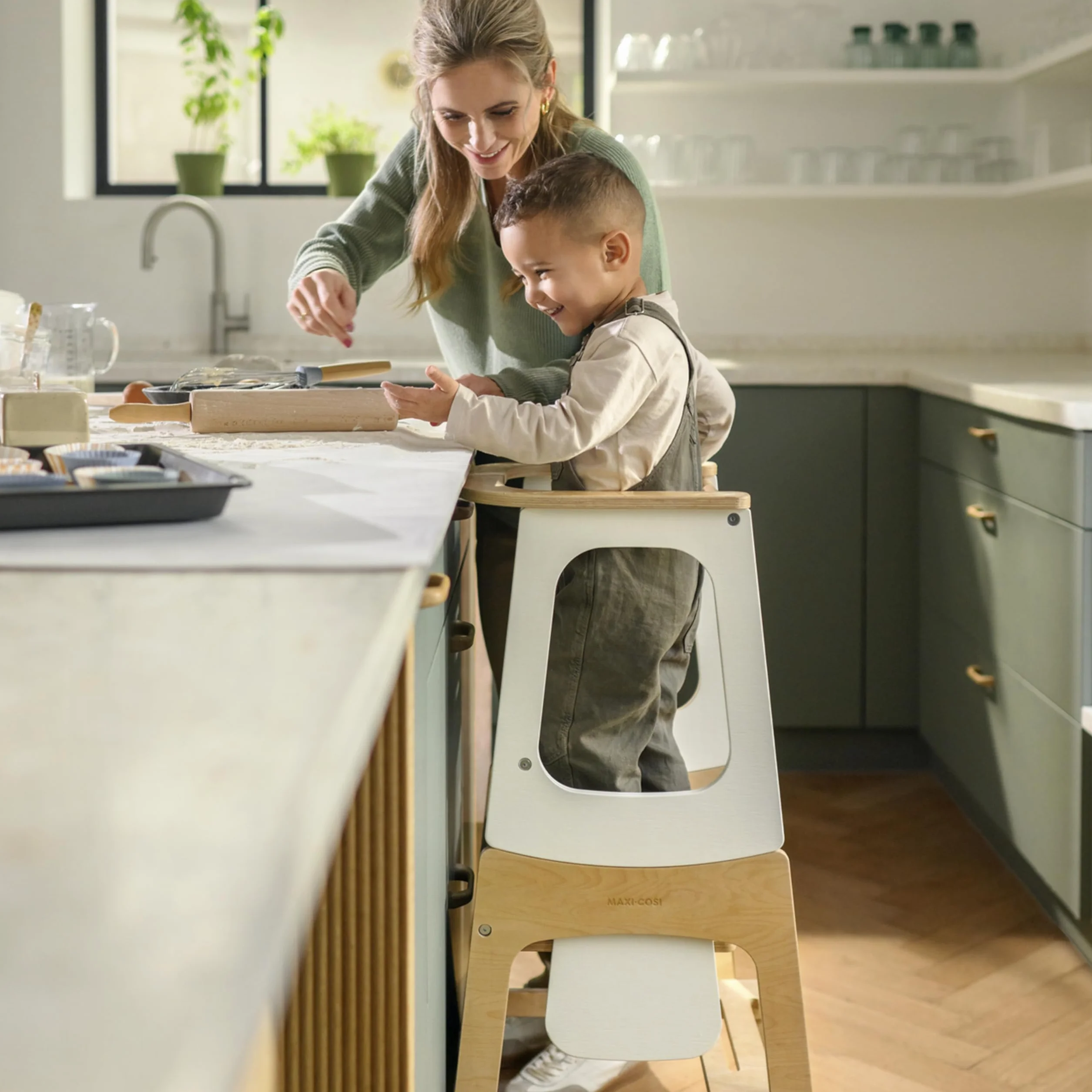 Maxi-Cosi Toucan Torre Montessoriana Bambini in Legno Regolabile in Altezza Convertibile Tavolo Sedia Portata 150kg FSC 100% Natural Wood