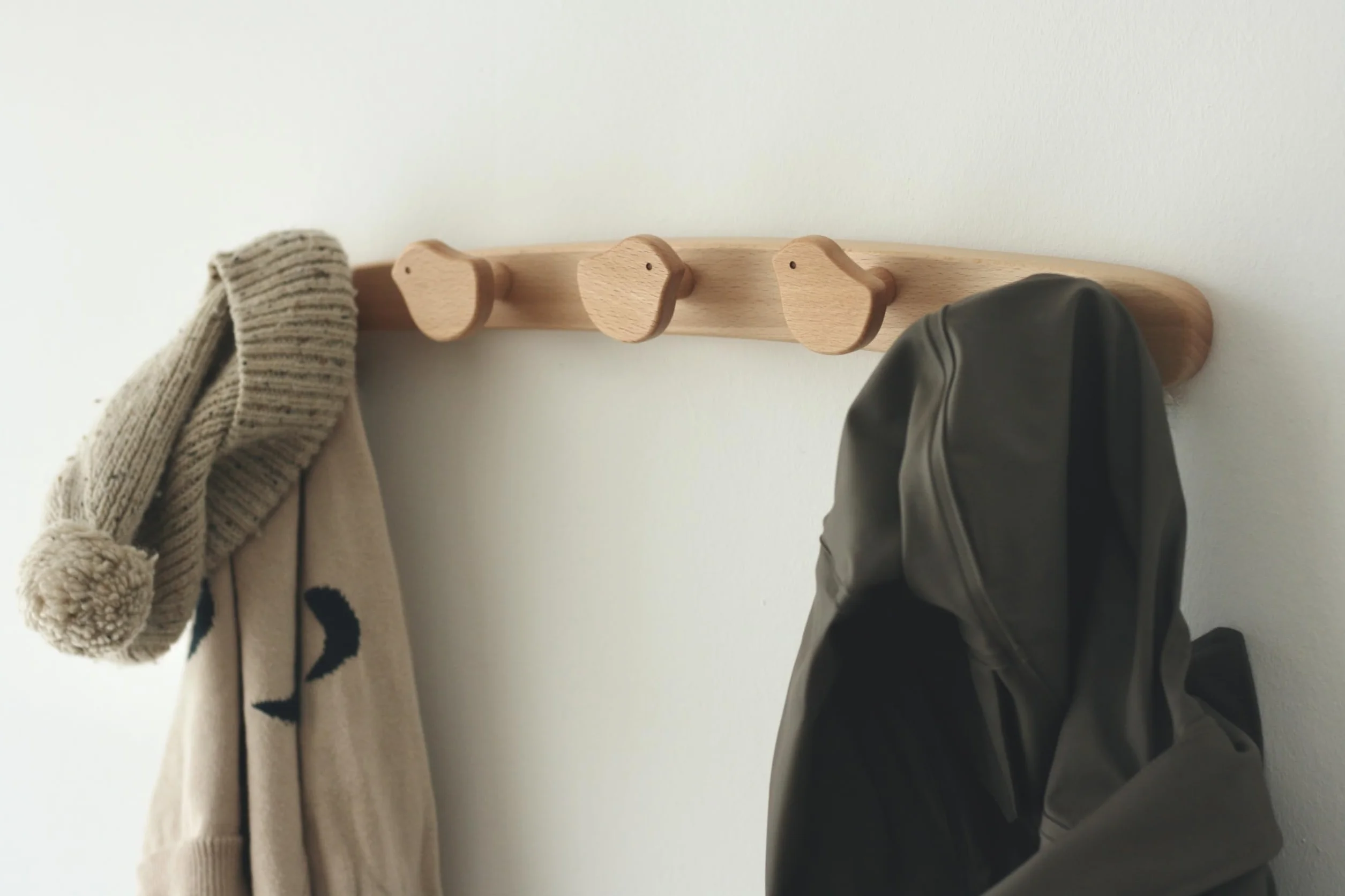Flappi Appendiabiti da parete legno per bambini 5 ganci 50 cm Design uccellino