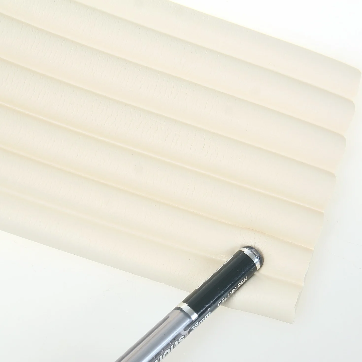 TUKA Universale Protezioni 200cm x 80mm Multiuso Schiuma Anti Collisione Extra Spesso Striscia Protezione Bordi Off White