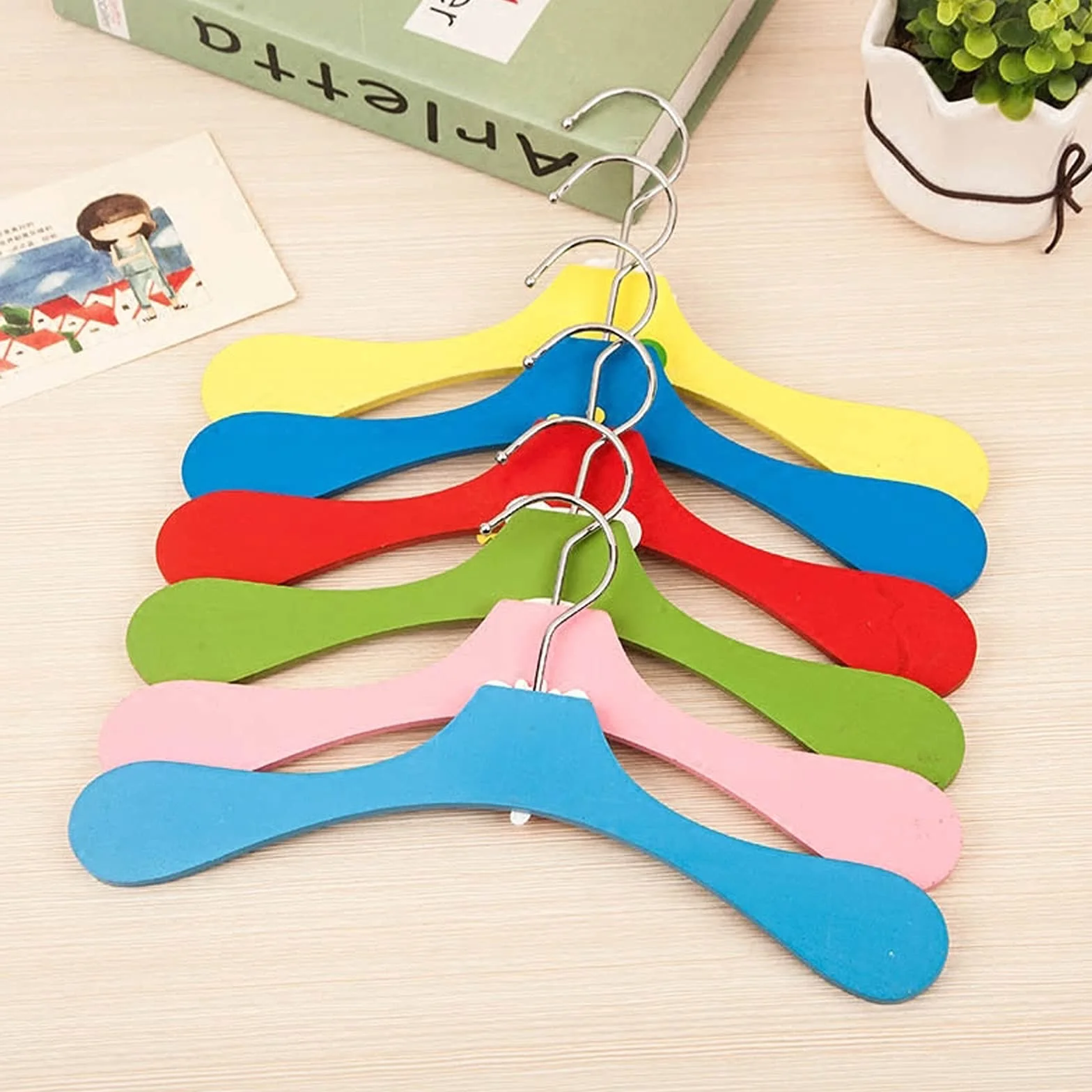 Appendiabiti in legno per bambini multicolore con motivo animale antiscivolo 28x16 cm 6 pezzi
