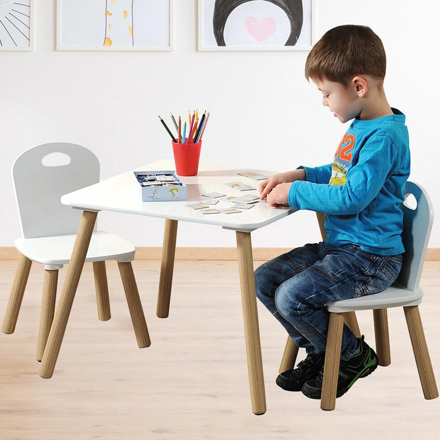 Avilia Set Tavolo e Sedie per Bambini in Legno 55x55x43.5cm 28x28x50cm Bianco e Beige