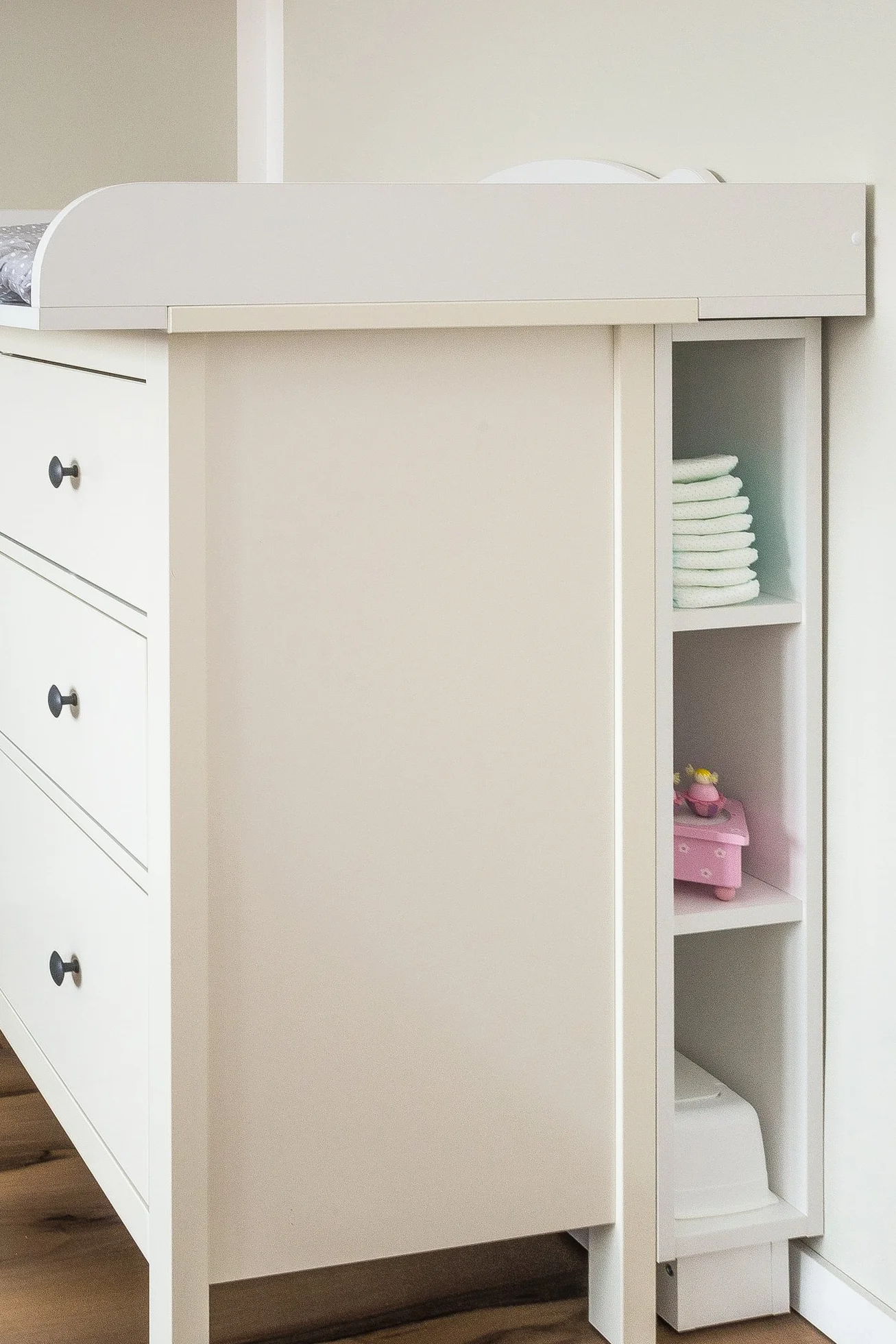 KraftKids Półka oszczędzająca miejsce do przewijaka, pasująca do komody Hemnes, biała