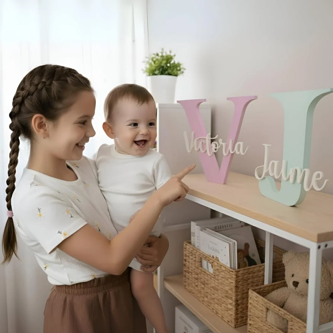 Lettera decorativa personalizzata con nome da appendere, misure e colori a scelta, regalo per bambini