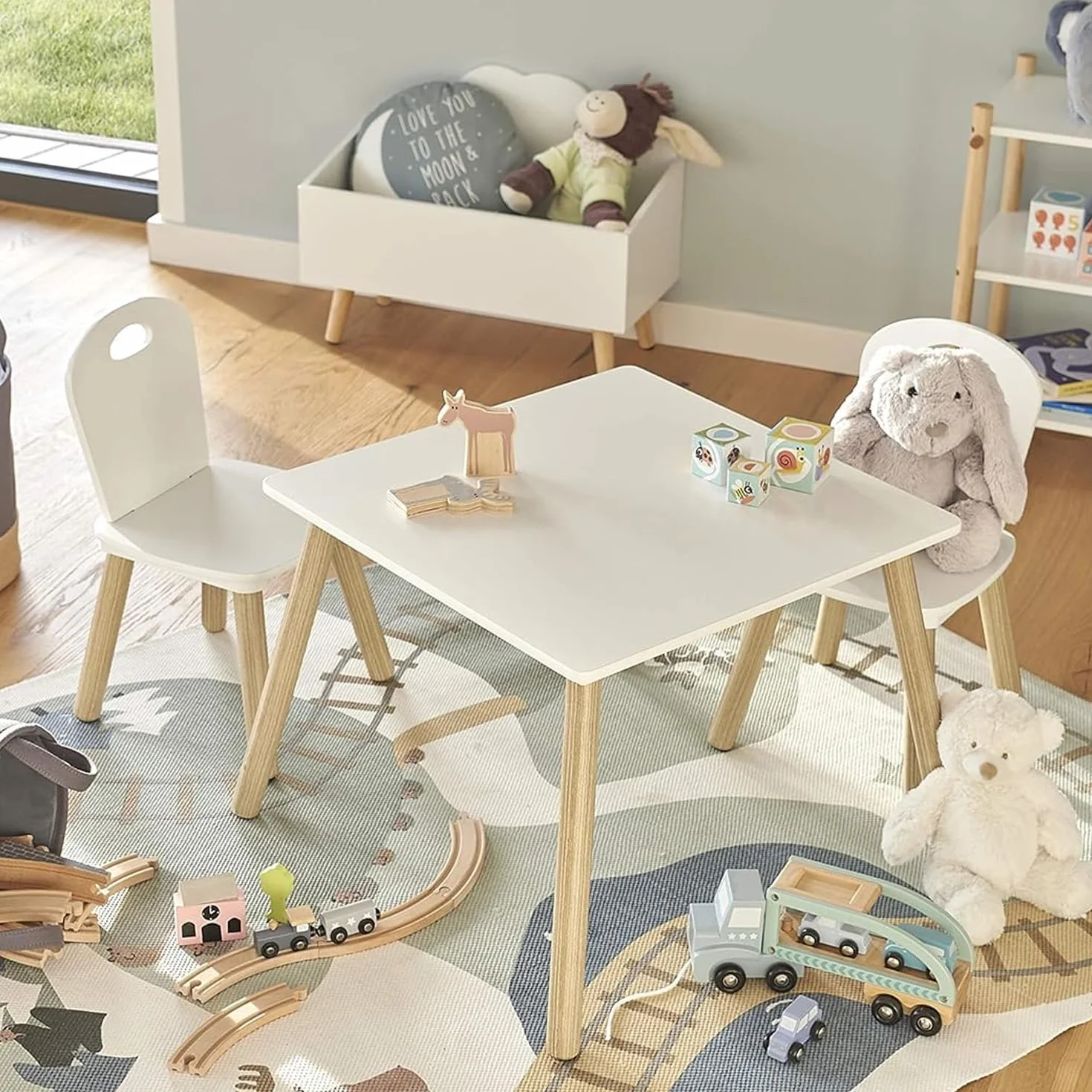Avilia Set Tavolo e Sedie per Bambini in Legno 55x55x43.5cm 28x28x50cm Bianco e Beige
