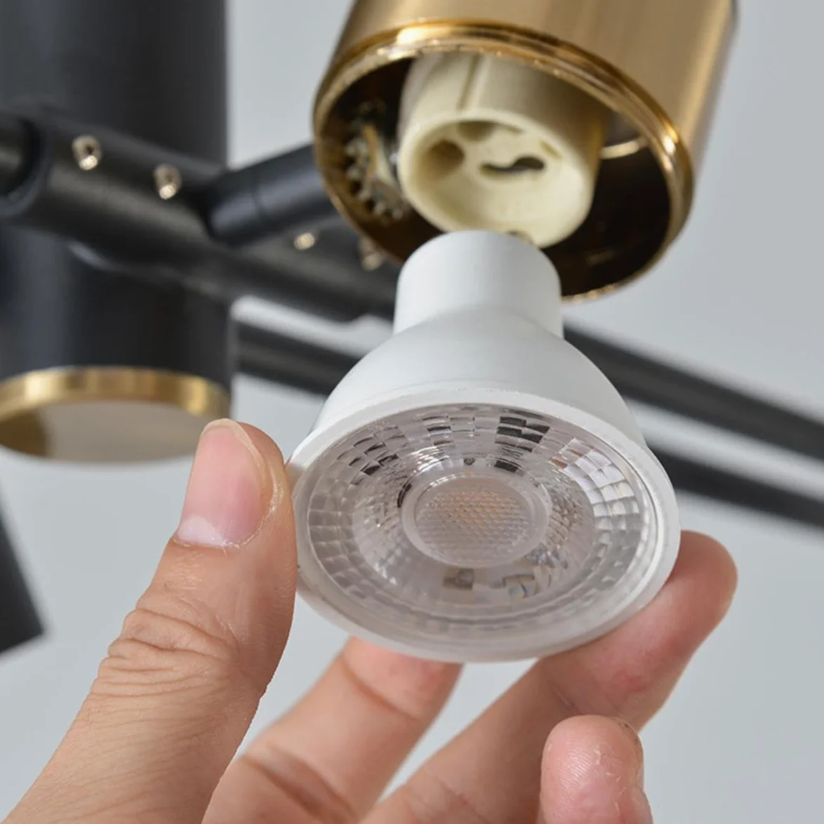 Lampadina LED Gu10 10W, tensione ampia 100-265V, senza lampo lampeggiante,chip LED 2835, per illuminazione incassata/binaria, cucina di casa, soggiorno (230V-10W 5pcs/luce calda 2700K)