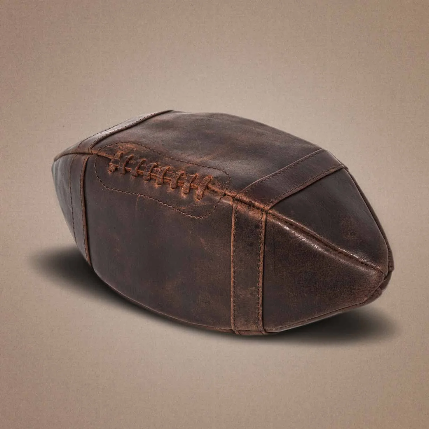 Mad Monkey American Football Toiletry Bag Genuine Leather Brown 27,5 cm