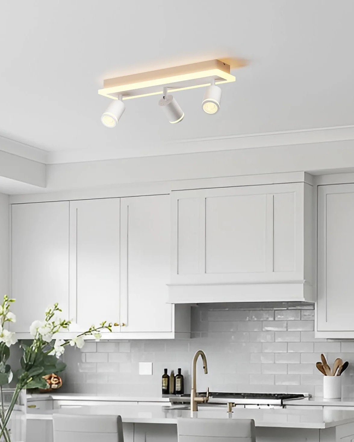 LVWIT Faretti da Soffitto Bianco, Faretto da Parete Interno GU10, Lampadario 3 Faretti Orientabili, Faretto LED Soffitto a Base Lunga Moderna, Plafoniera Camera da Letto (Senza Lampadina)