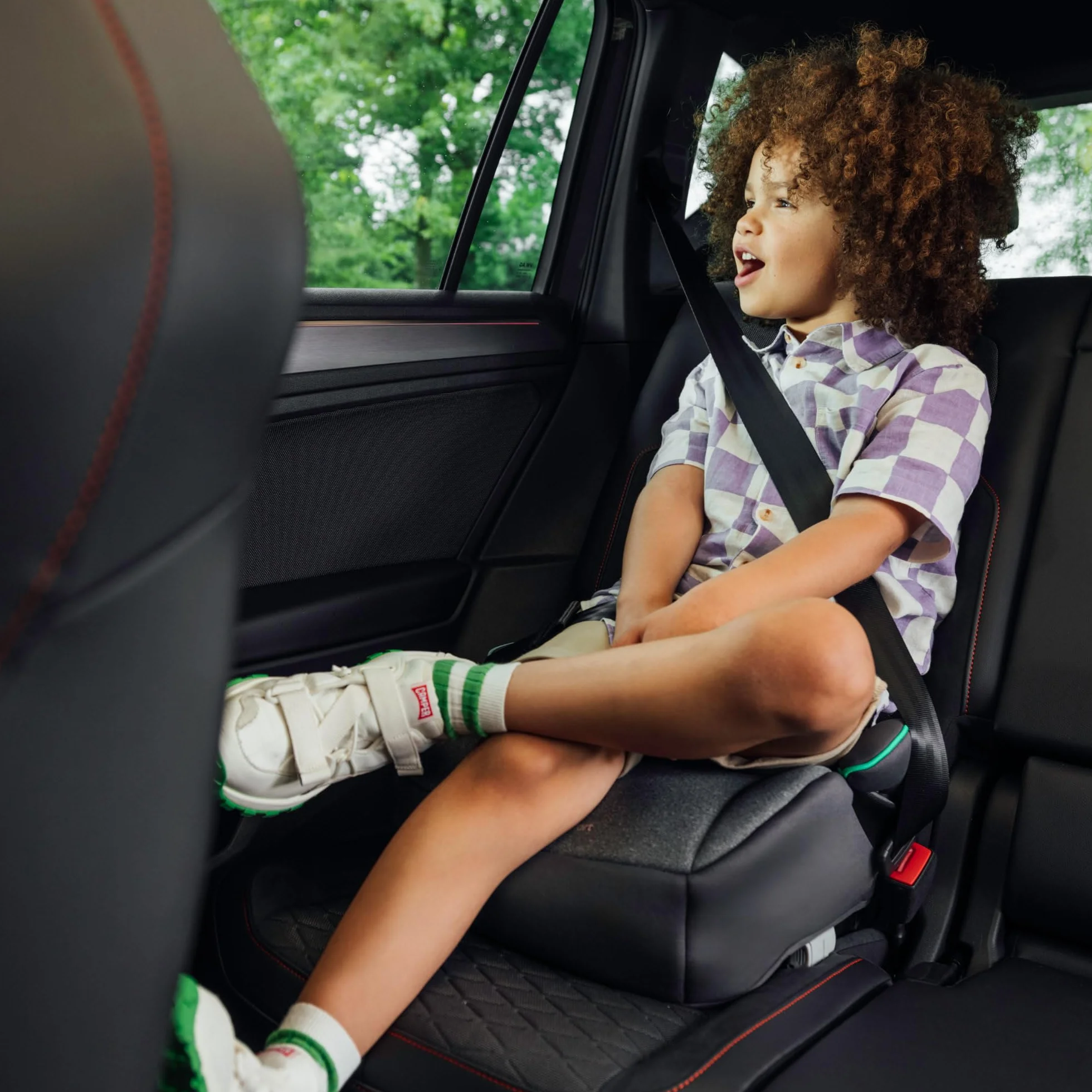 Bebeconfort Manga i-Safe Rialzo Auto, Alzatina auto per bambini 128-150 cm, Seggiolino leggero e compatto, Tinted Graphite