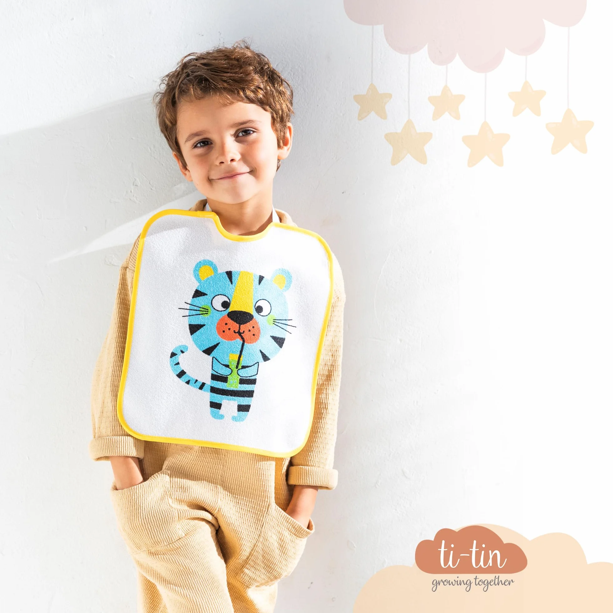 Set di 4 Bavaglini Asilo con Elastico per Bambini Impermeabili Assorbenti 73% Cotone 27% Poliestere 32x28 cm