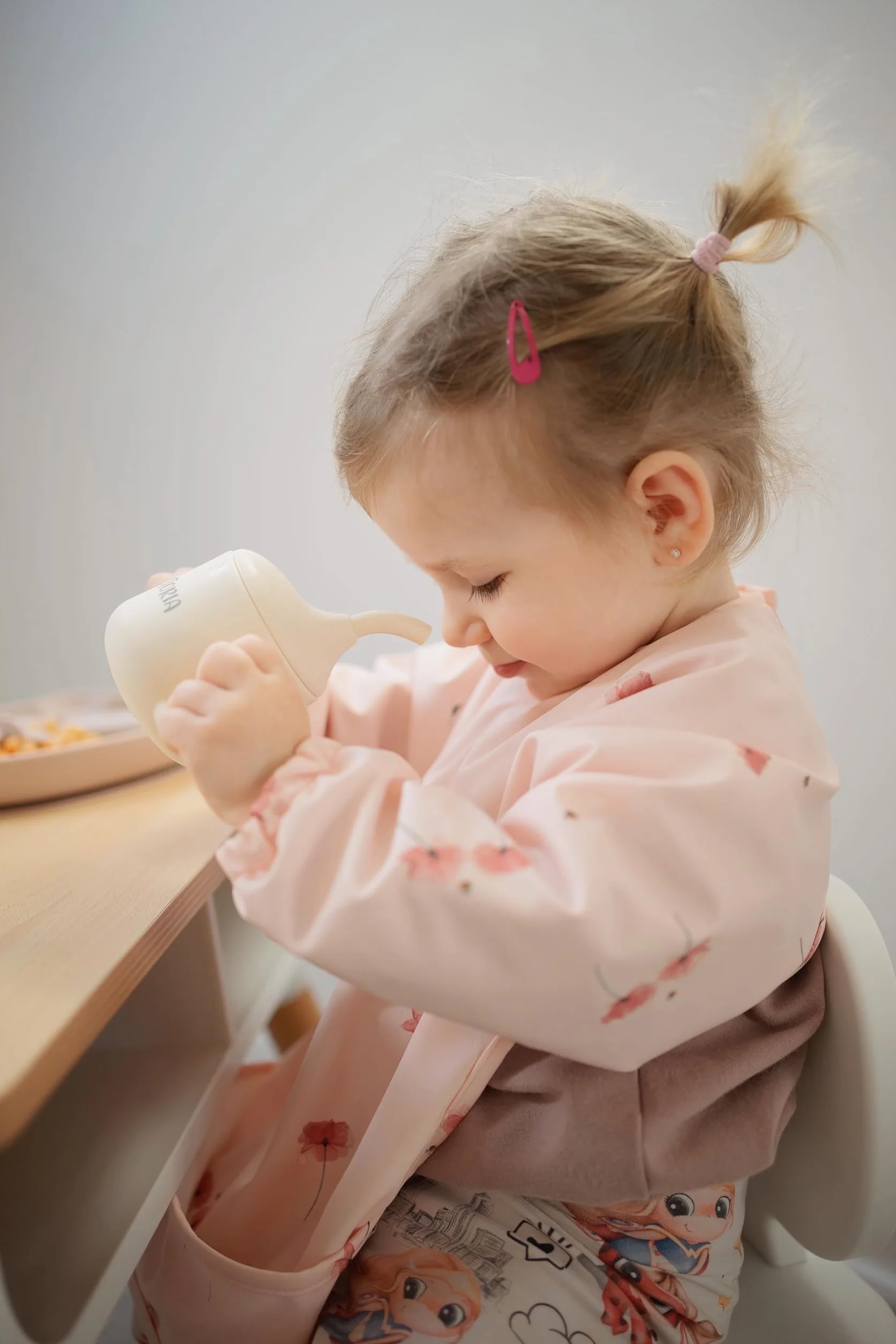 J. Born Bavaglino a maniche lunghe Impermeabile Tuta svezzamento Grembiule gioco bambini 6 mesi