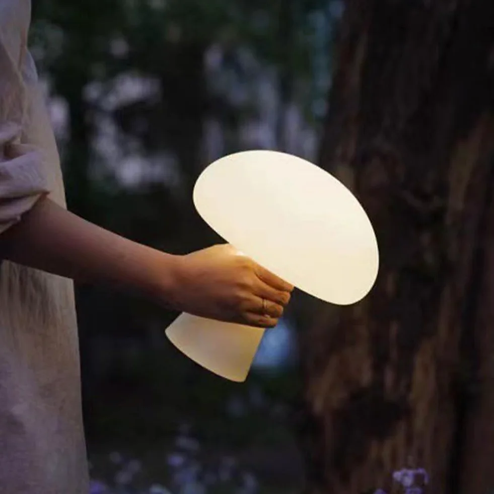 Lampada da Tavolo a LED Ricaricabile con Interruttore a Tocco Dimmerabile Luce da Tavolo a Fungo Lampada Decorativa per Interni Senza Fili Luce Notturna Fungo A Batteria Illuminazione