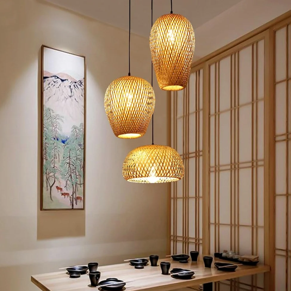 JOJOM Retro Bamboo Pendant Light E27 Lanterna di bambù naturale Rattan intrecciato a mano Tre pezzi Altezza regolabile Luce appesa Lampadario a soffitto per sala da pranzo Camera da letto Bar Illumina
