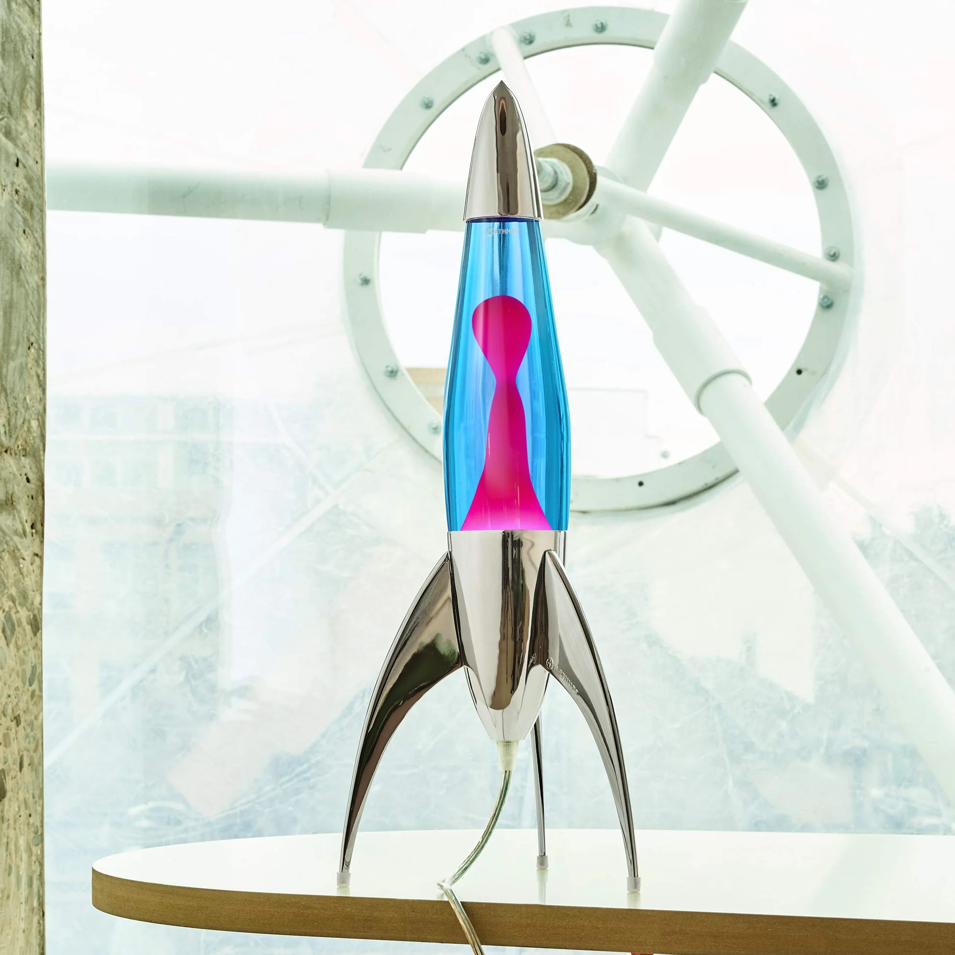 Mathmos Lampada lava razzo Telstar argento Inventori della lampada lava | Lampade Blu e Rosa in metallo fuso cromato, riempite a mano in Gran Bretagna