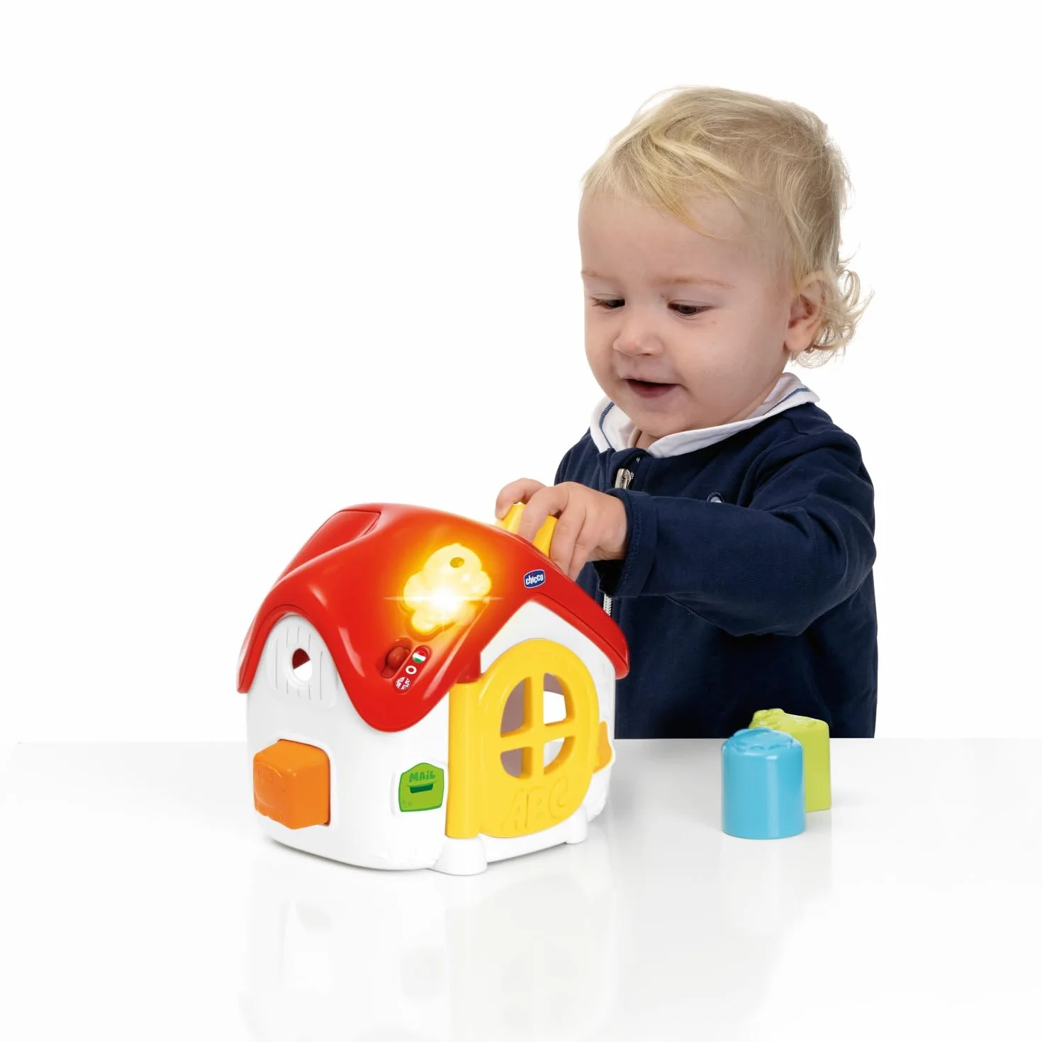 Chicco Gioco ABC Casina Luci e Suoni, Gioco elettronico biligue, Italiano e Inglese, Centro attività, 10-36 Mesi