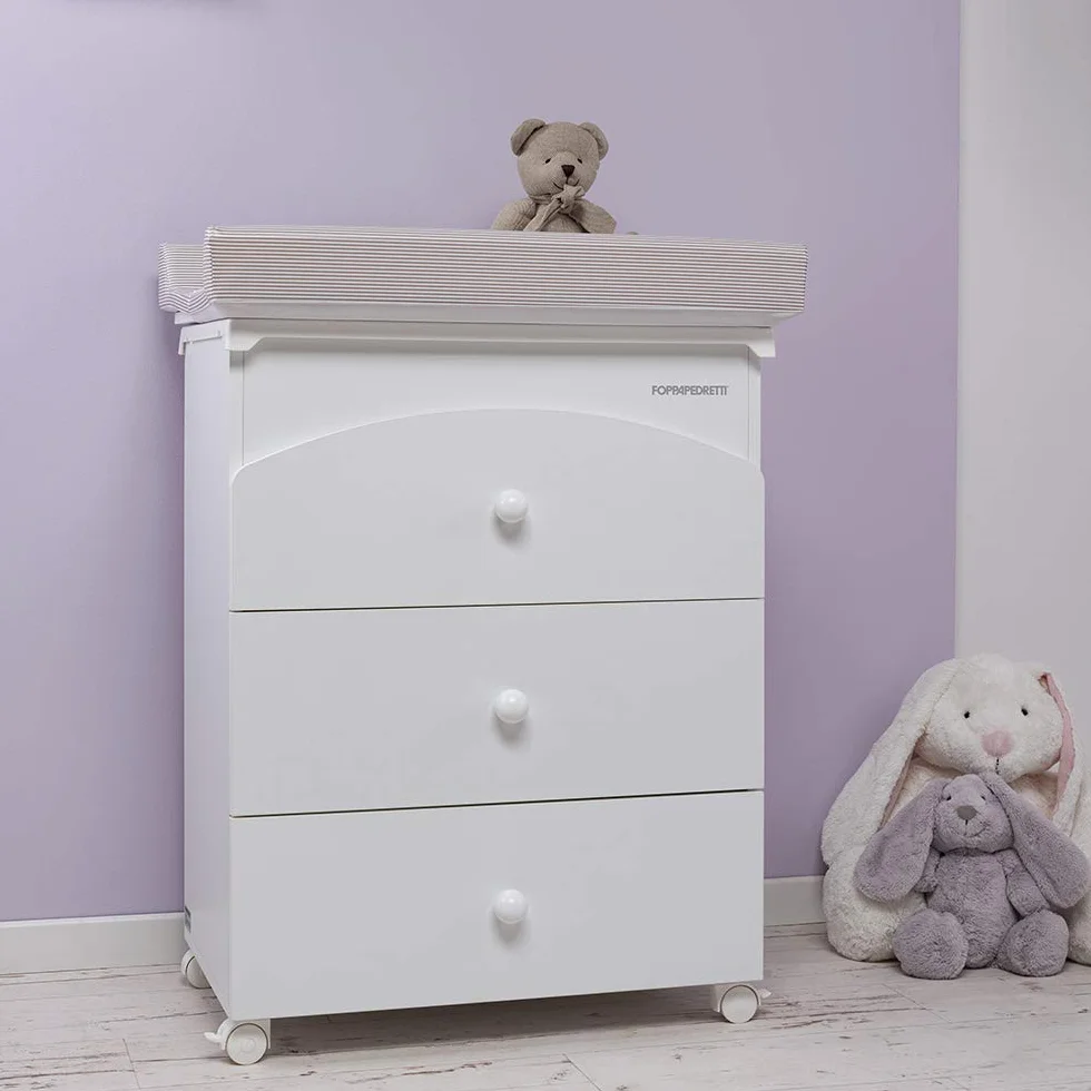 Foppapedretti Bagnetto Fasciatoio IlBagnetto, Legno, 3 Cassetti, Piano Ribaltabile, Vaschetta Anatomica Estraibile, 4 ruote, Materassino Incluso, 89x46x69 cm, Bianco