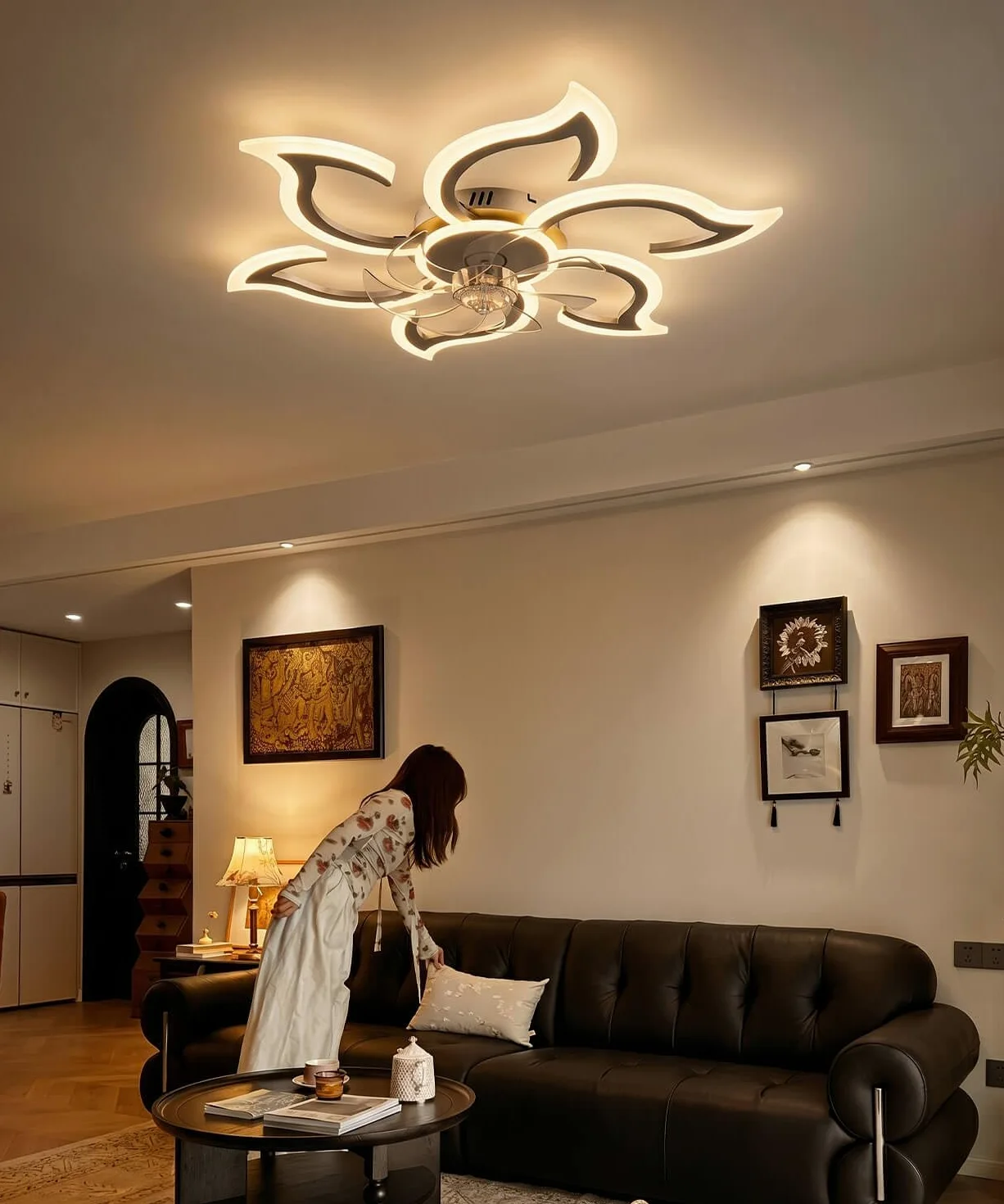 LJX Lampadario Ventilatore da Soffitto Silenzioso Design Dc 88cm Plafoniera Ventilatore 6800ml 6 Velocità Timer Dimmerabile Funzione Memoria Fiore Lampada Ventola per Camera da Letto, Nero
