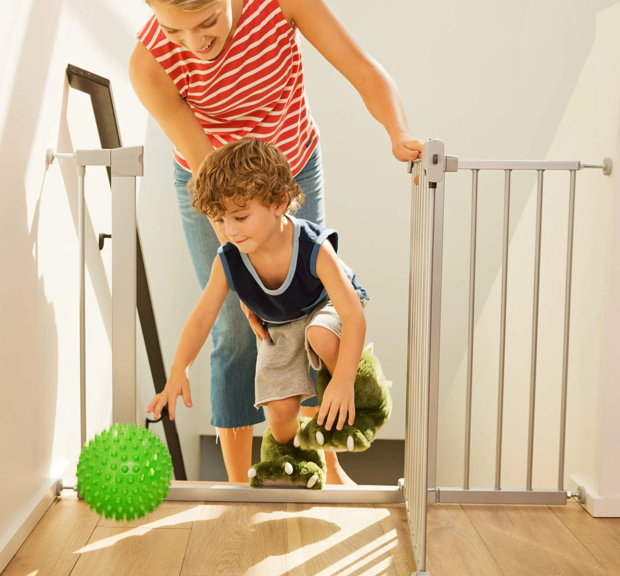 Munchkin Lindam 7 cm Pressure Fit Universal Stair Gate Extension White Compatible Sure Shut Axis Porte Orto Maxi Secure Easy Fit Deluxe Ethos Easy Loc