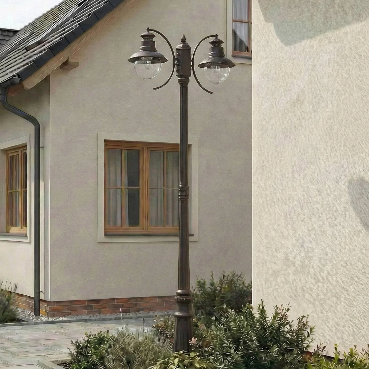 Lindby Lampione da esterni dimmerabile (Country) colore Marrone Candelabro, lampada