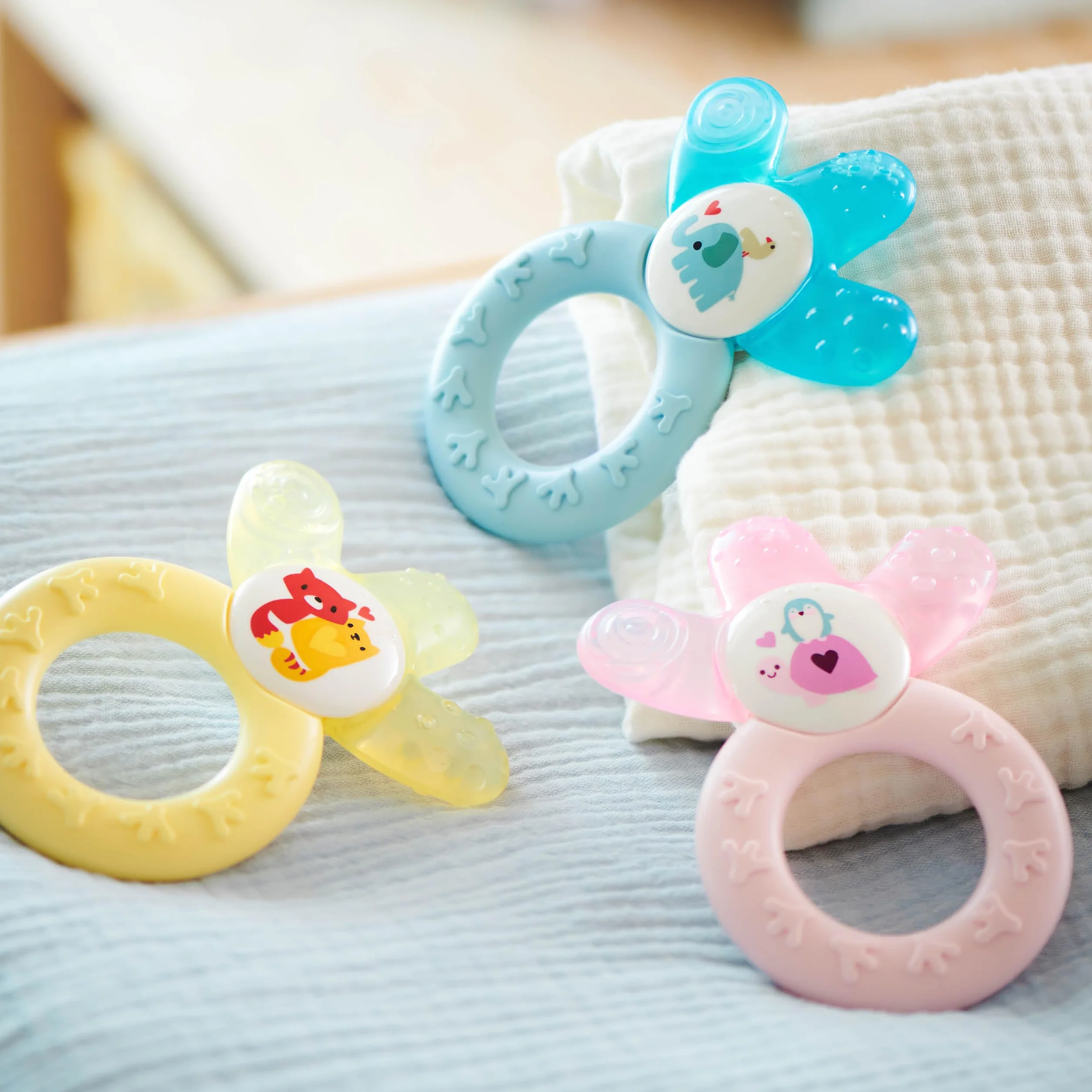 MAM Cooler Dentaruolo Massaggia Gengive Neonati 4+ Mesi Rinfrescante e Lenitivo, 5 Sagomature, Rosa