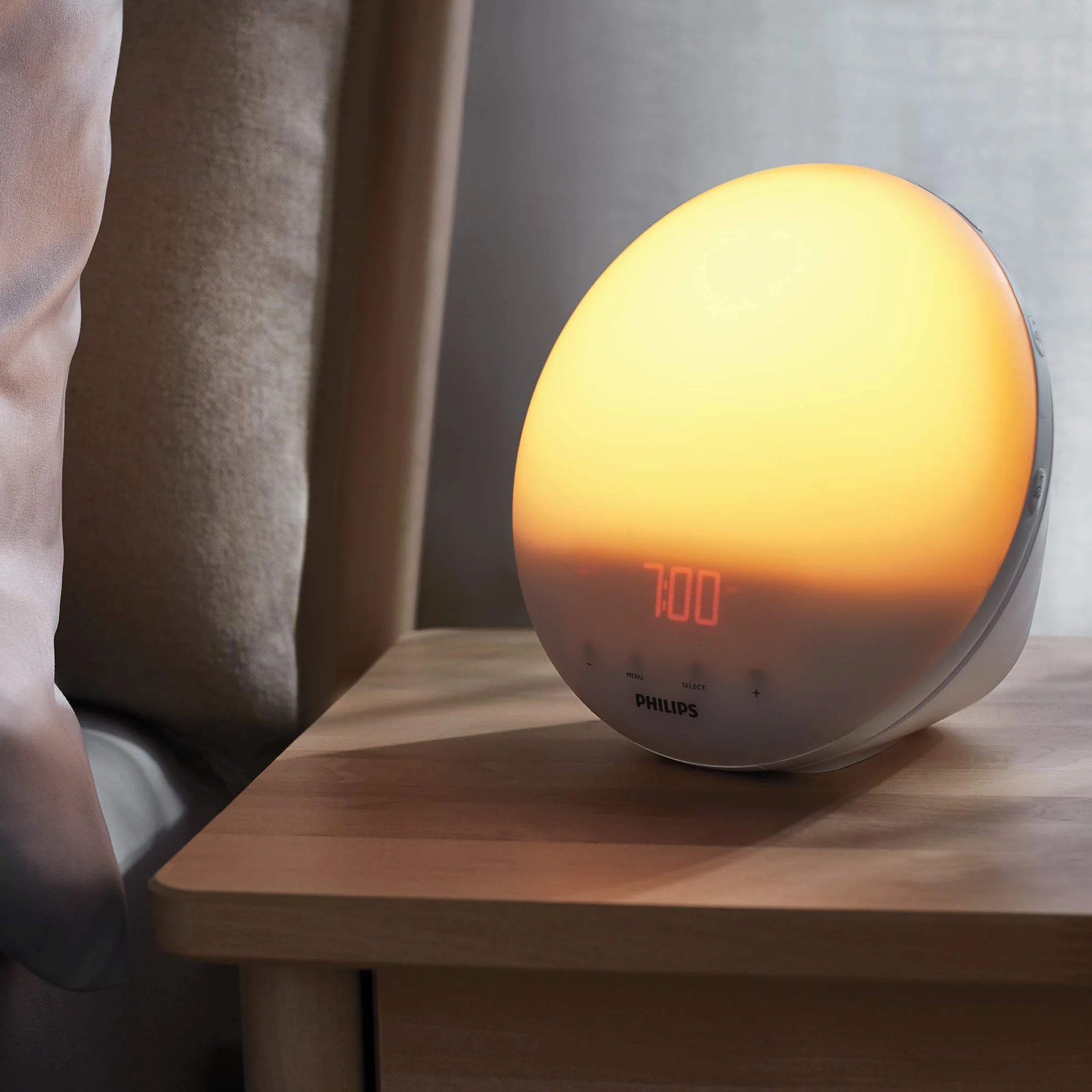 PHILIPS HF3519/01 Wake-up Light (Funzione Alba Solare, Radio FM Digitale, Sveglia con Luce Diurna), Bianco