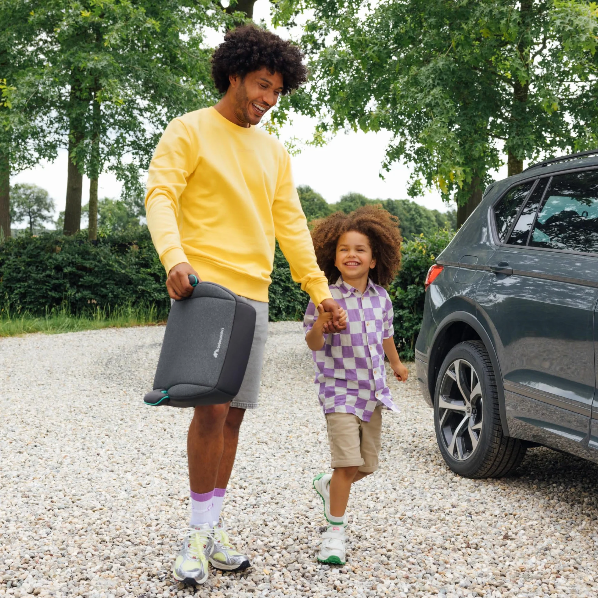 Bebeconfort Manga i-Safe Rialzo Auto, Alzatina auto per bambini 128-150 cm, Seggiolino leggero e compatto, Tinted Graphite