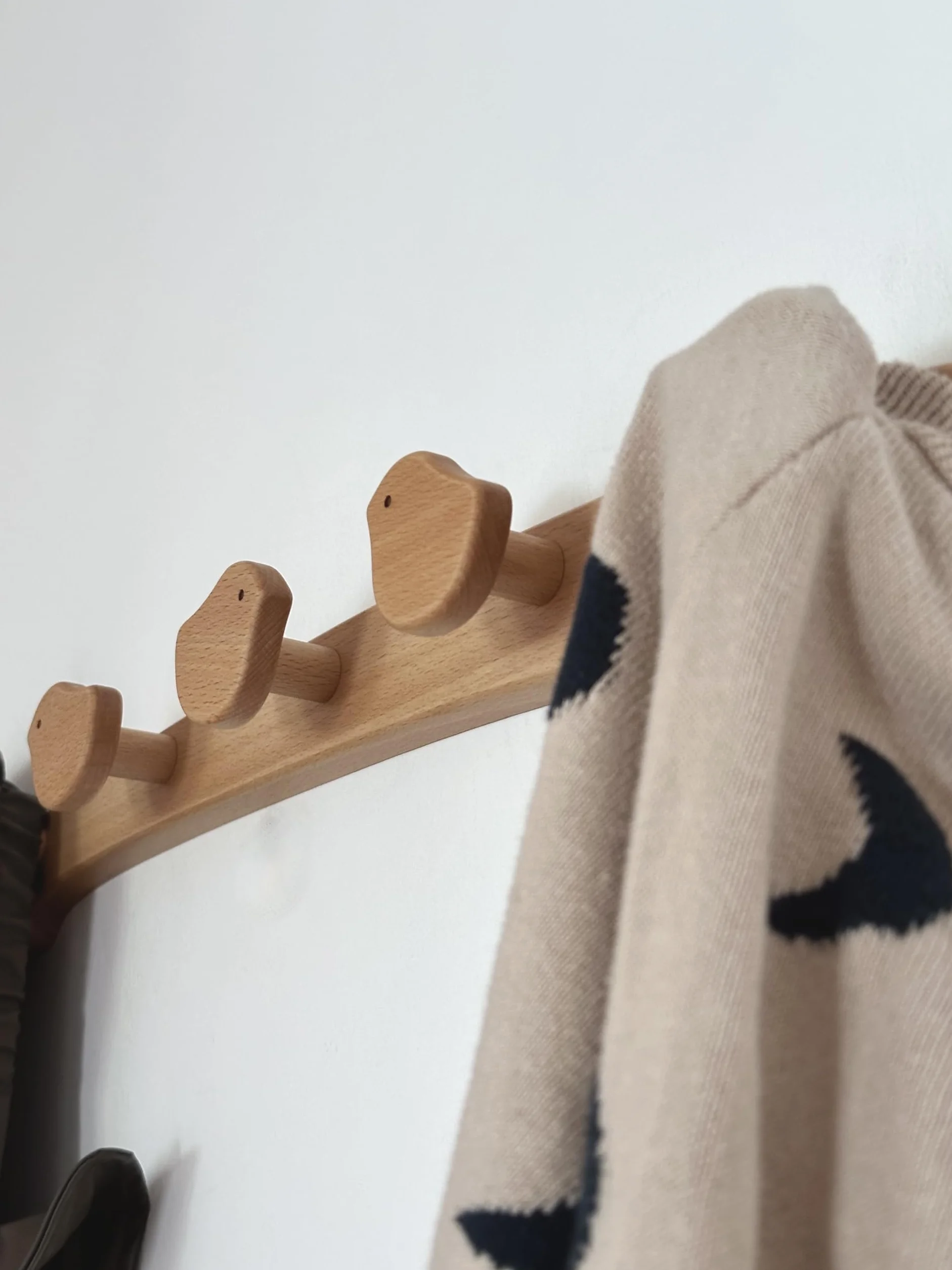 Flappi Appendiabiti da parete legno per bambini 5 ganci 50 cm Design uccellino