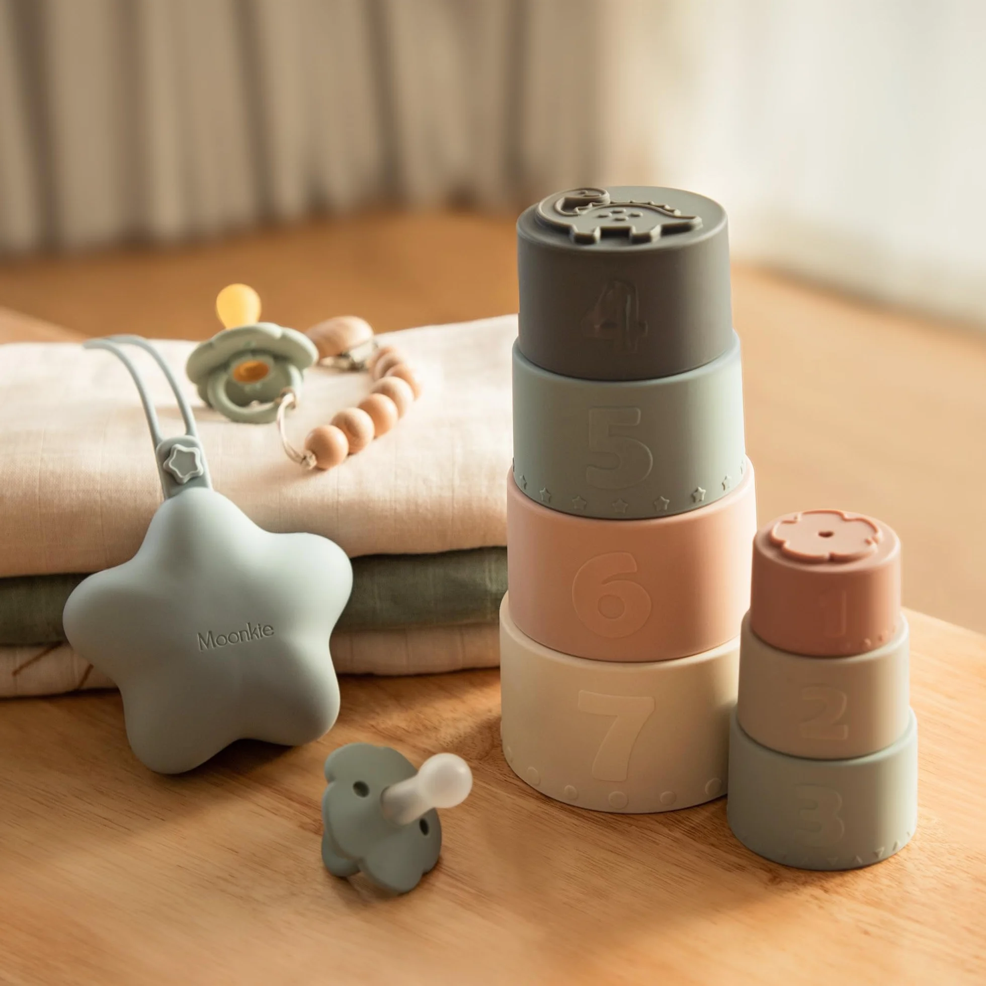 Moonkie Porta Ciuccio in Silicone 2 Pezzi Senza BPA Custodia da Viaggio per Bambini Verde Grigio Blu Perla