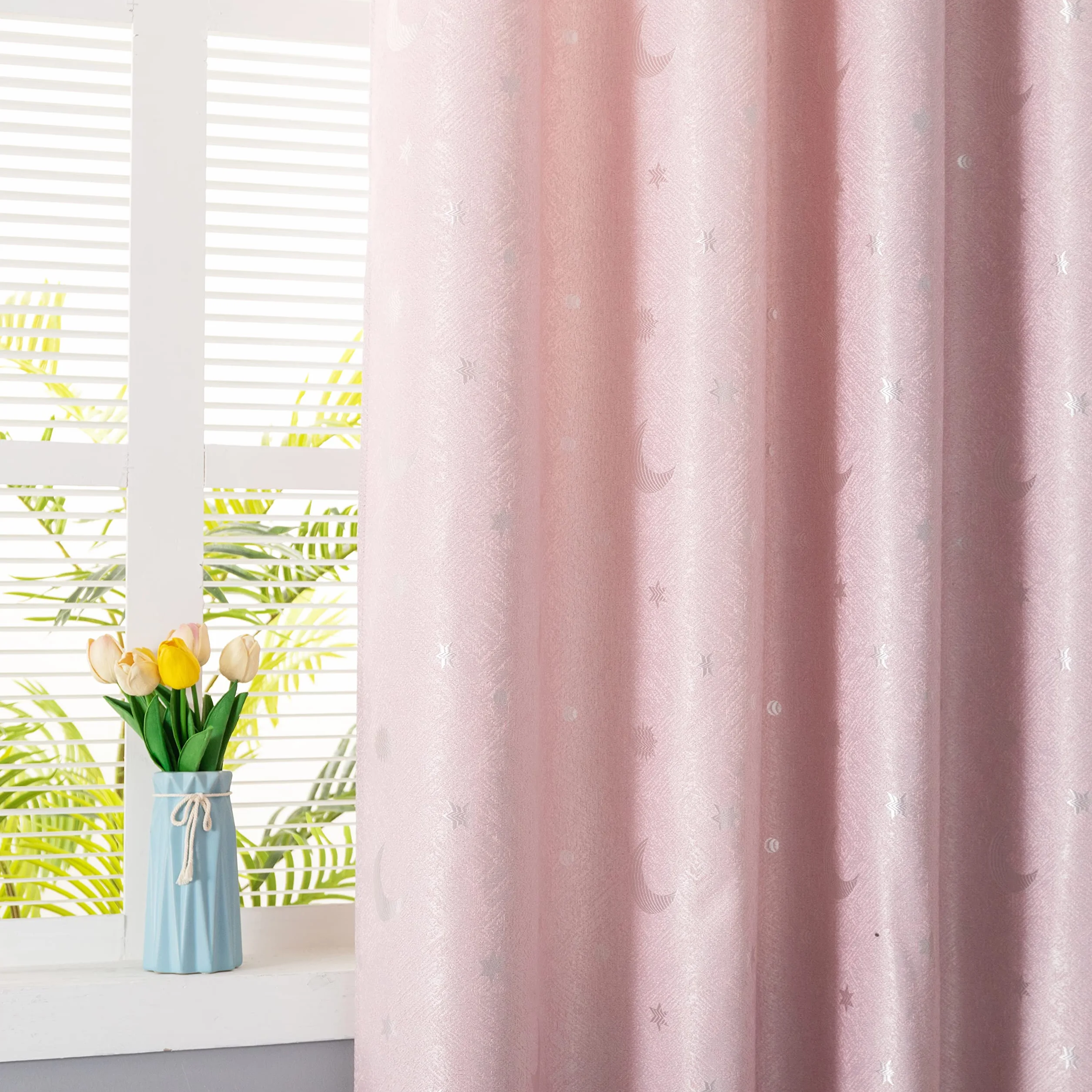 GIRASOLE HOME® Tende Jacquard Semi Oscuranti Fantasia Luna e Stelle Tenda Morbida Termica Isolante 2 Pannelli con Occhielli Rosa Stelle 140x275cm