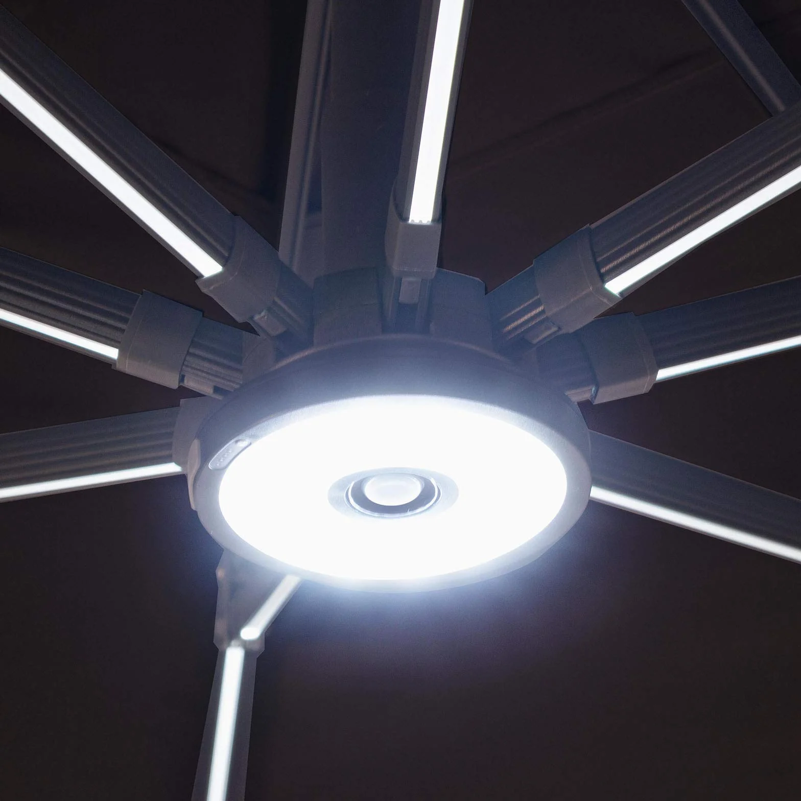 Bizzotto BIZZ-795364 Lampada LED Ombrellone Stintino, Panarea, Lipari, Ricaricabile Tramite Cavo USB, Intensità Luminosa Regolabile, Bianco, 33x33x38.5 cm