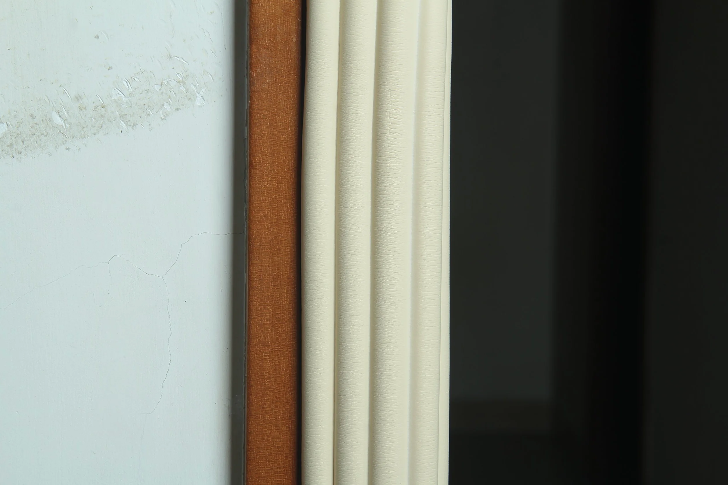 TUKA Universale Protezioni 200cm x 80mm Multiuso Schiuma Anti Collisione Extra Spesso Striscia Protezione Bordi Off White