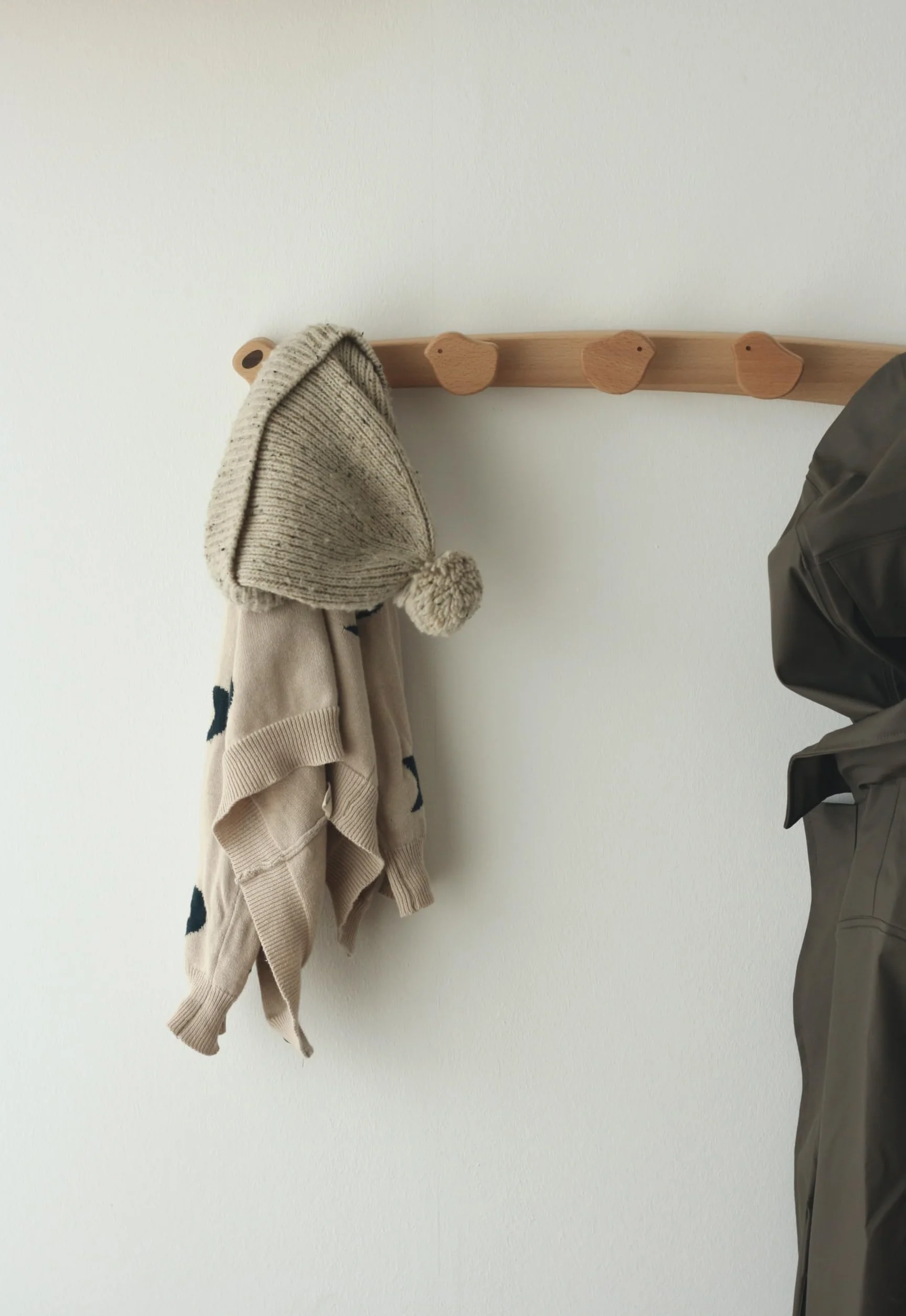 Flappi Appendiabiti da parete legno per bambini 5 ganci 50 cm Design uccellino