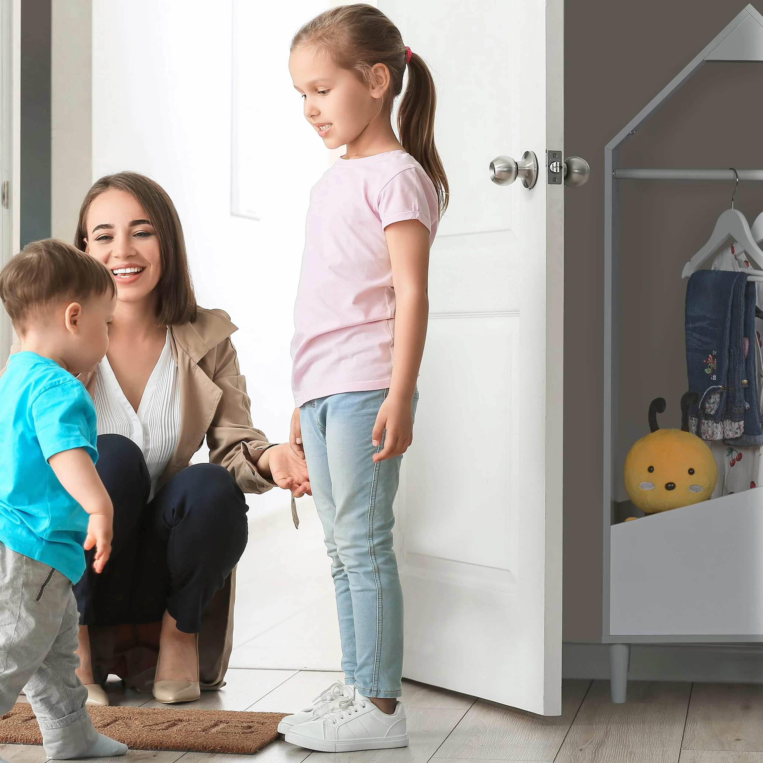 Relaxdays Appendiabiti per Bambini con Asta Attaccappanni e Ripiano 117x48x30 cm Grigio Bianco